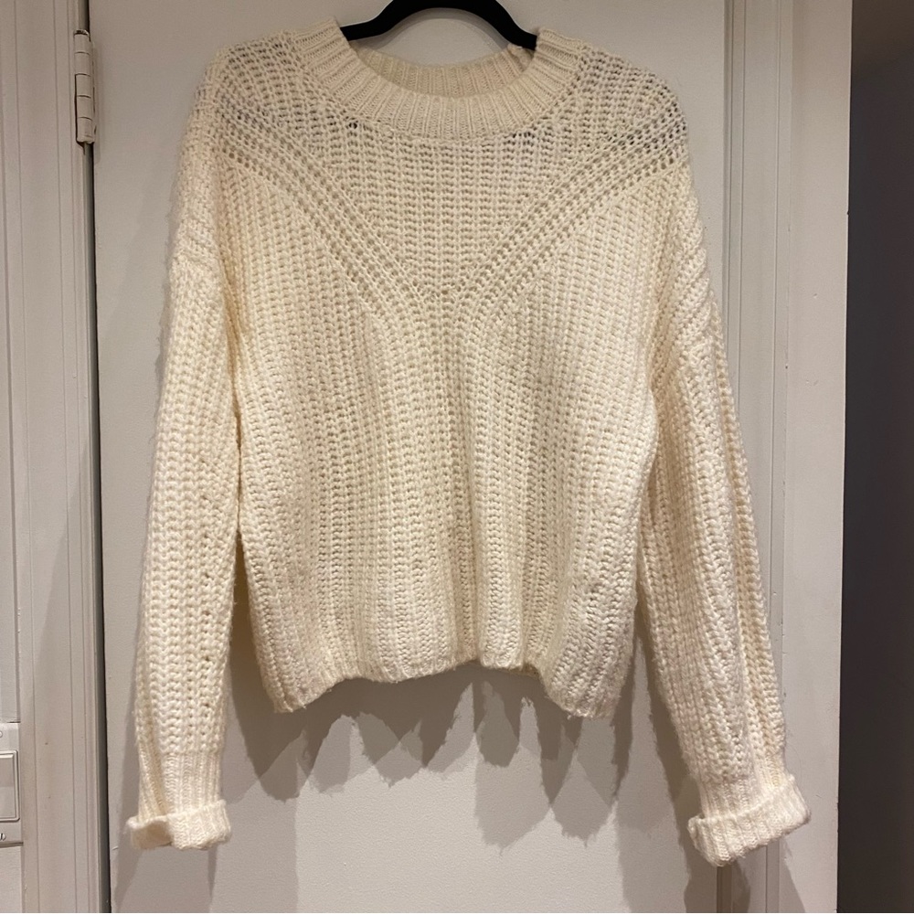 abercrombie white knit oversized sweater